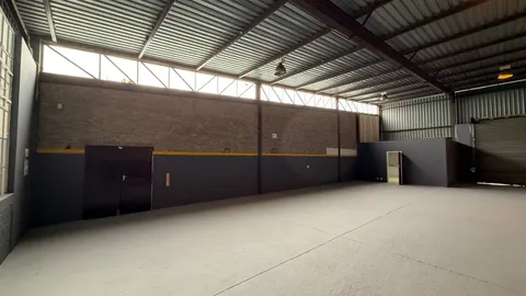 Perskor Park, Halfway House